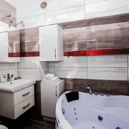 Apartament Czyzyny - Jacuzzi - Arena- Expo - Muzeum Lotnictwa - Park Wodny Cracovia